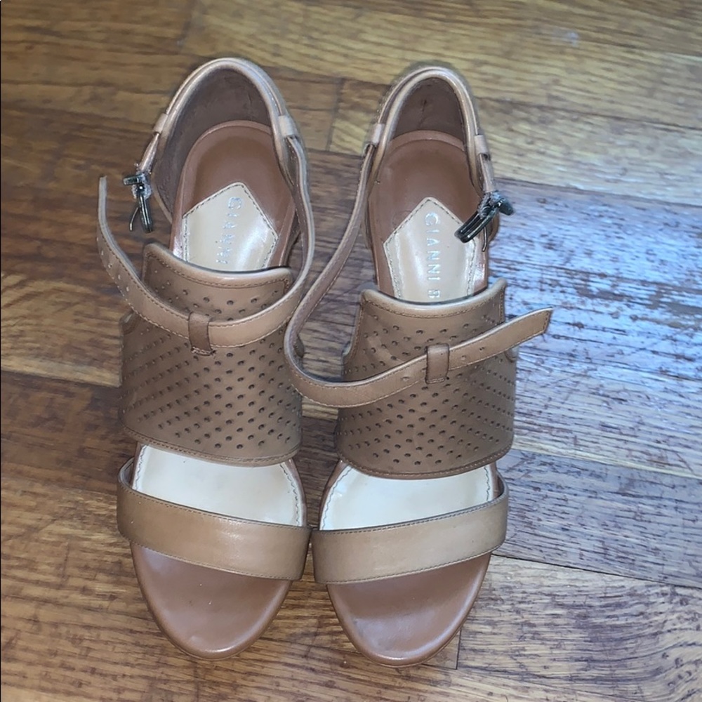 Gianni Bini Platform Wedge Heel